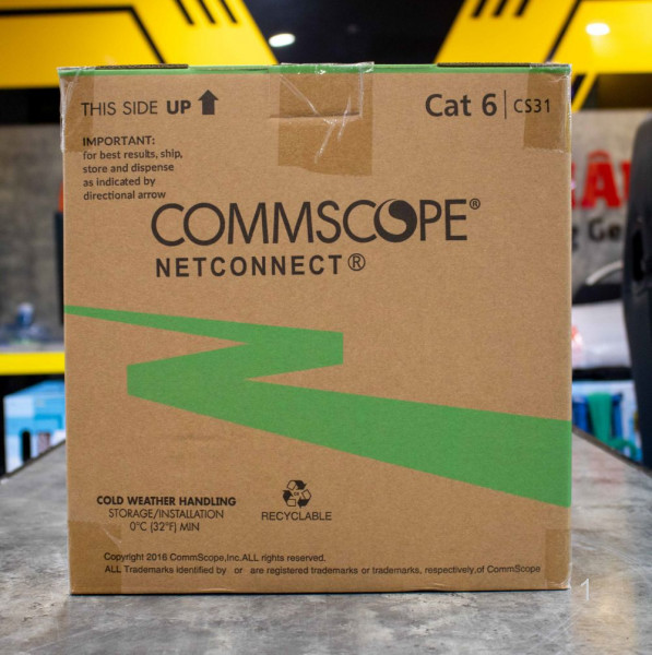 Dây cáp mạng Commscope Cat 6 CS31 1427254-6 ( cuộn 305m)