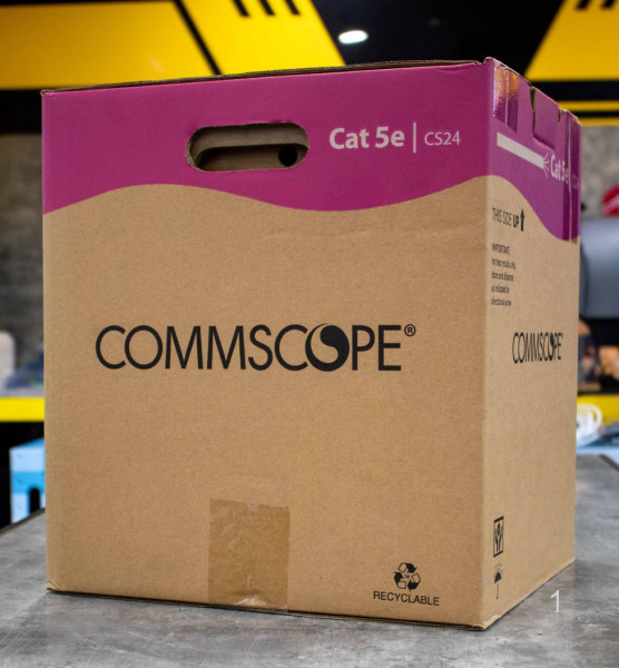 Dây cáp mạng Commscope Cat 5e CS24 219413-2 ( cuộn 305m)