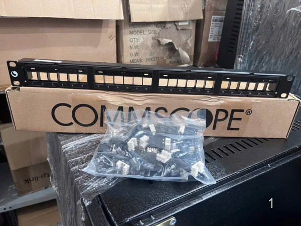 Patch Panel Kèm Nhân Commscope 760237040 + 9-1375191-2  (24 Port | 1U | CAT5E)