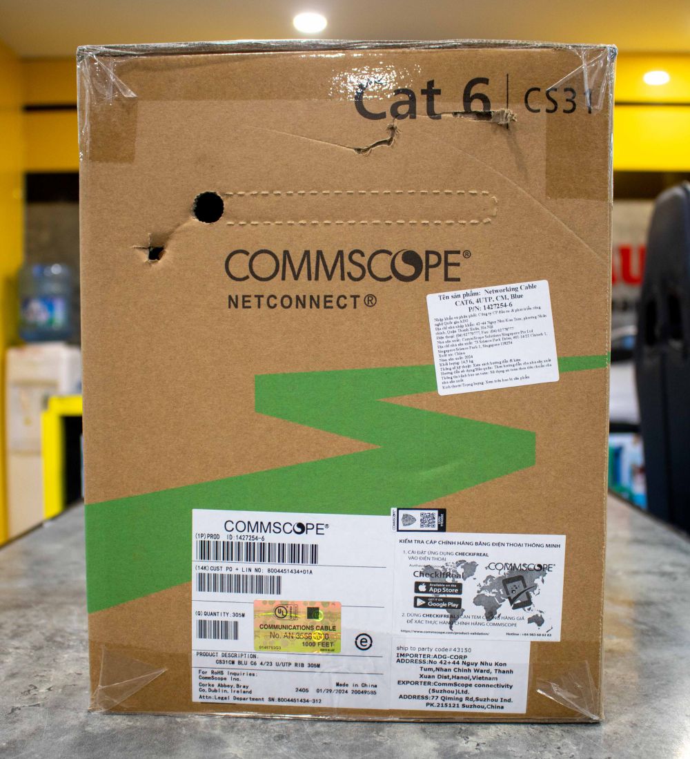 Dây cáp mạng Commscope Cat 6 CS31 1427254-6 ( cuộn 305m)