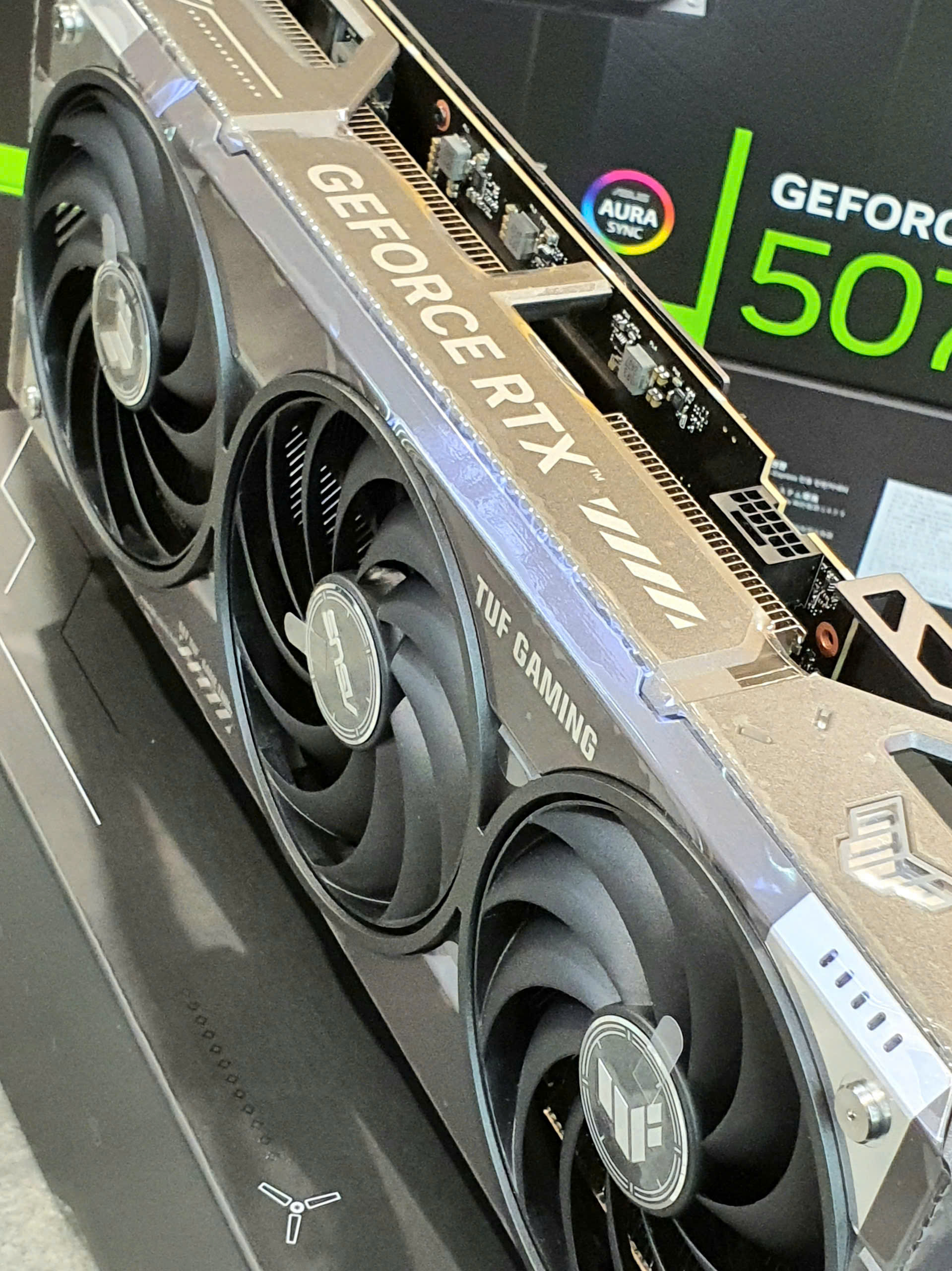 VGA Asus TUF Gaming RTX 5070 Ti 16GB GDDR7