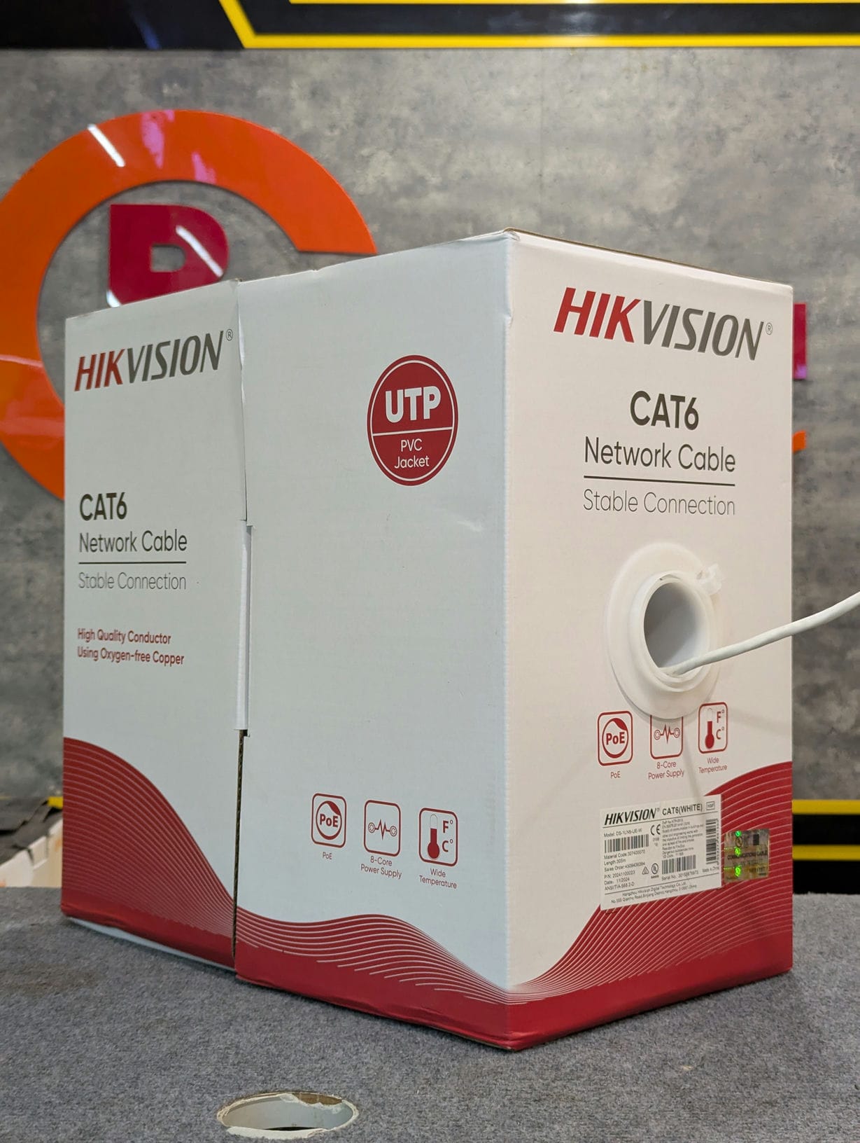 Dây cáp mạng CAT 6 Hikvision DS-1LN6UZC0 (Cuộn 305m)